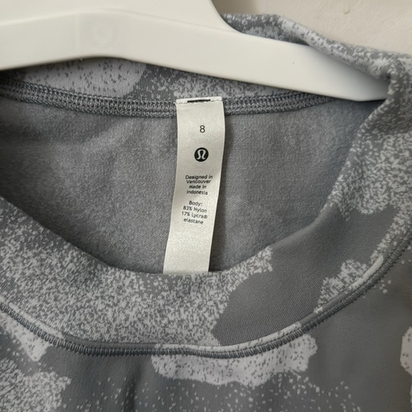 Grey Lulu long sleeve!! Only worn a few times - Picture 2 of 4